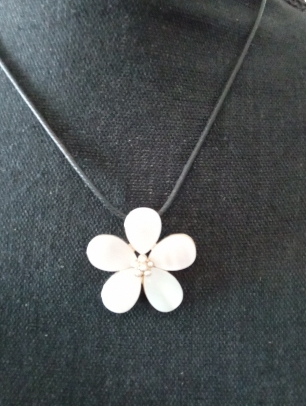Flower Necklace - Picture 2 of 6